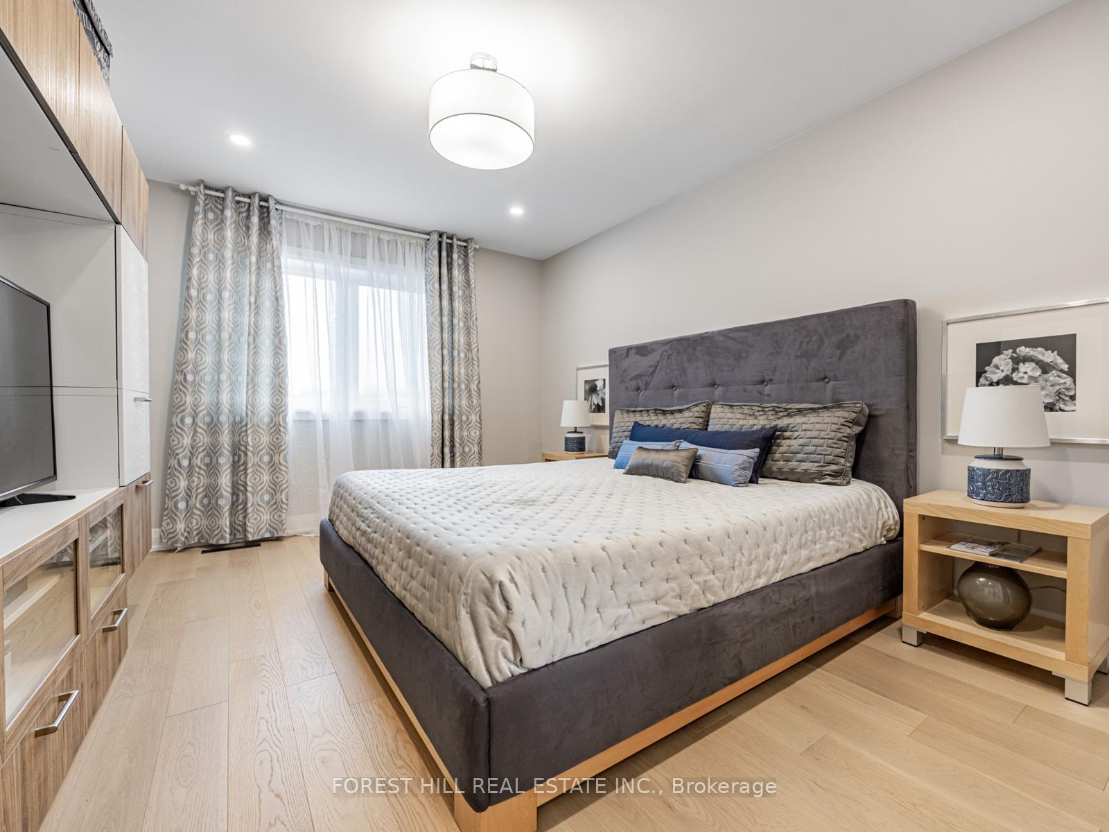 4 Bedrooms Condo at 51 Broadfield, Toronto For sale