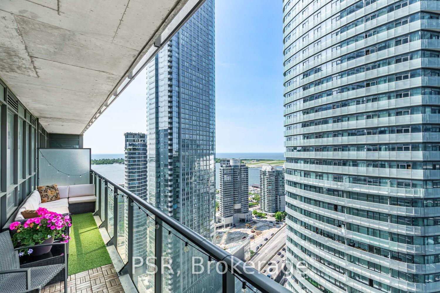 3 Bedrooms Condo at 55 Bremner, Toronto For sale