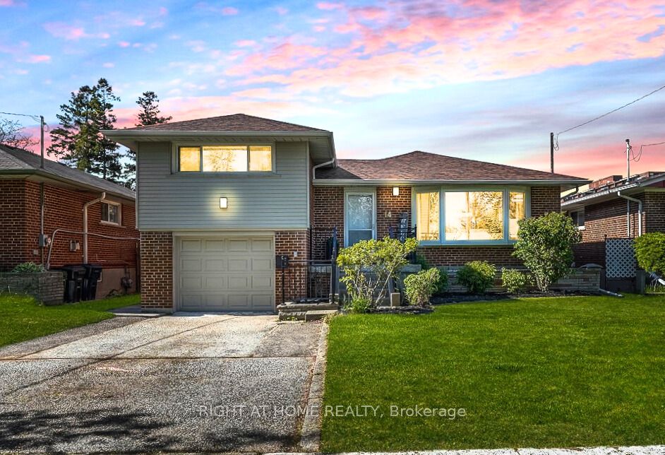 14 Amulet Street, Toronto, ON M1T 2E4