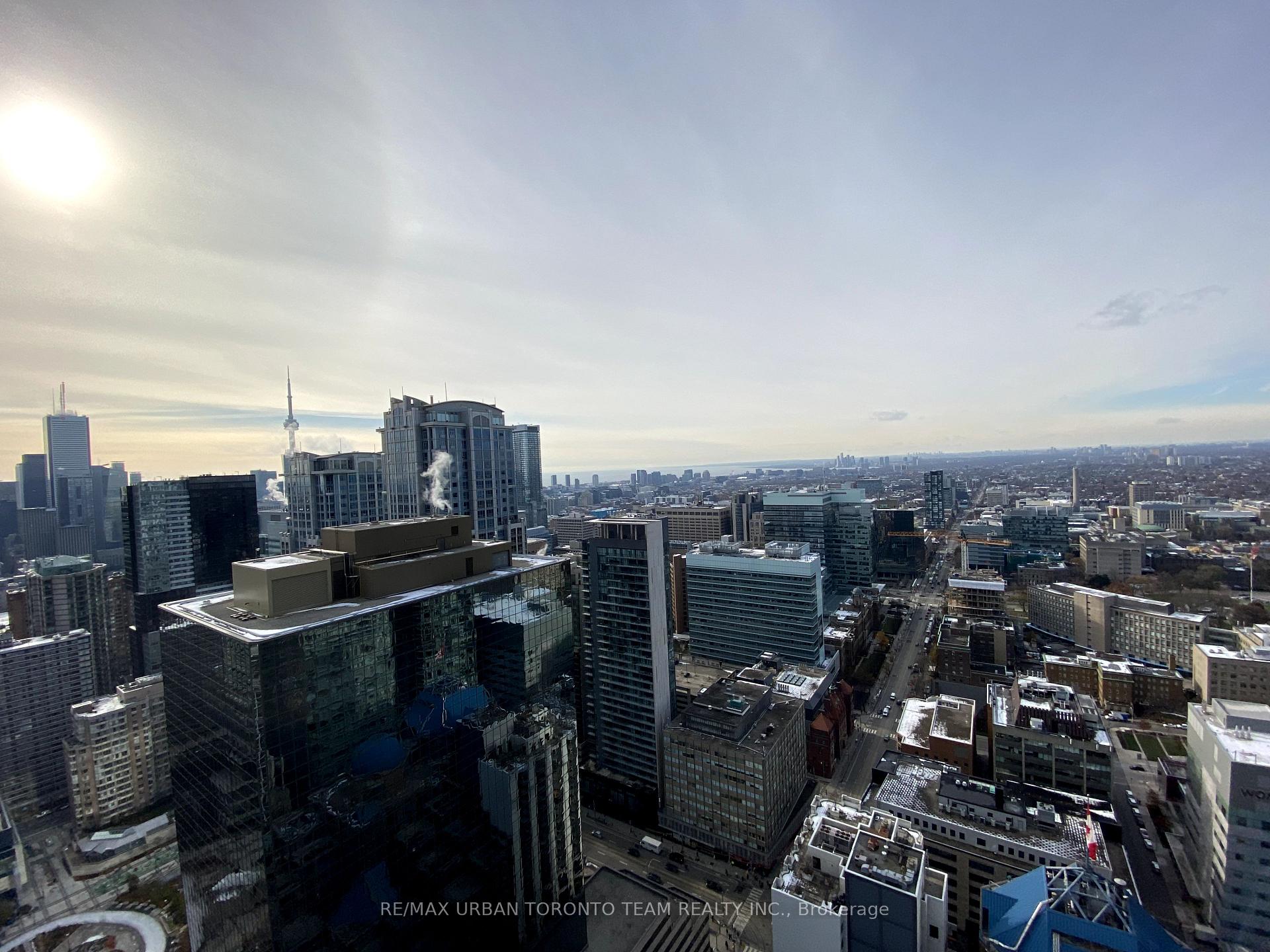 3 Bedrooms Condo at 15 Grenville, Toronto For sale