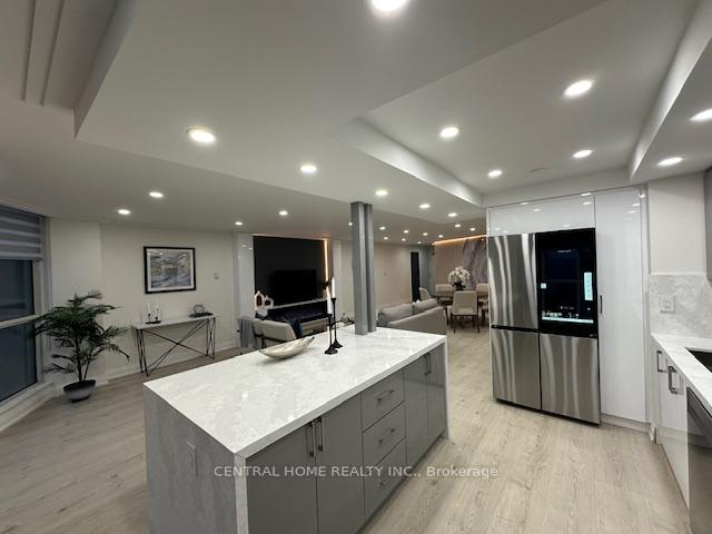 2 Bedrooms Condo at 85 Skymark,  Toronto For sale