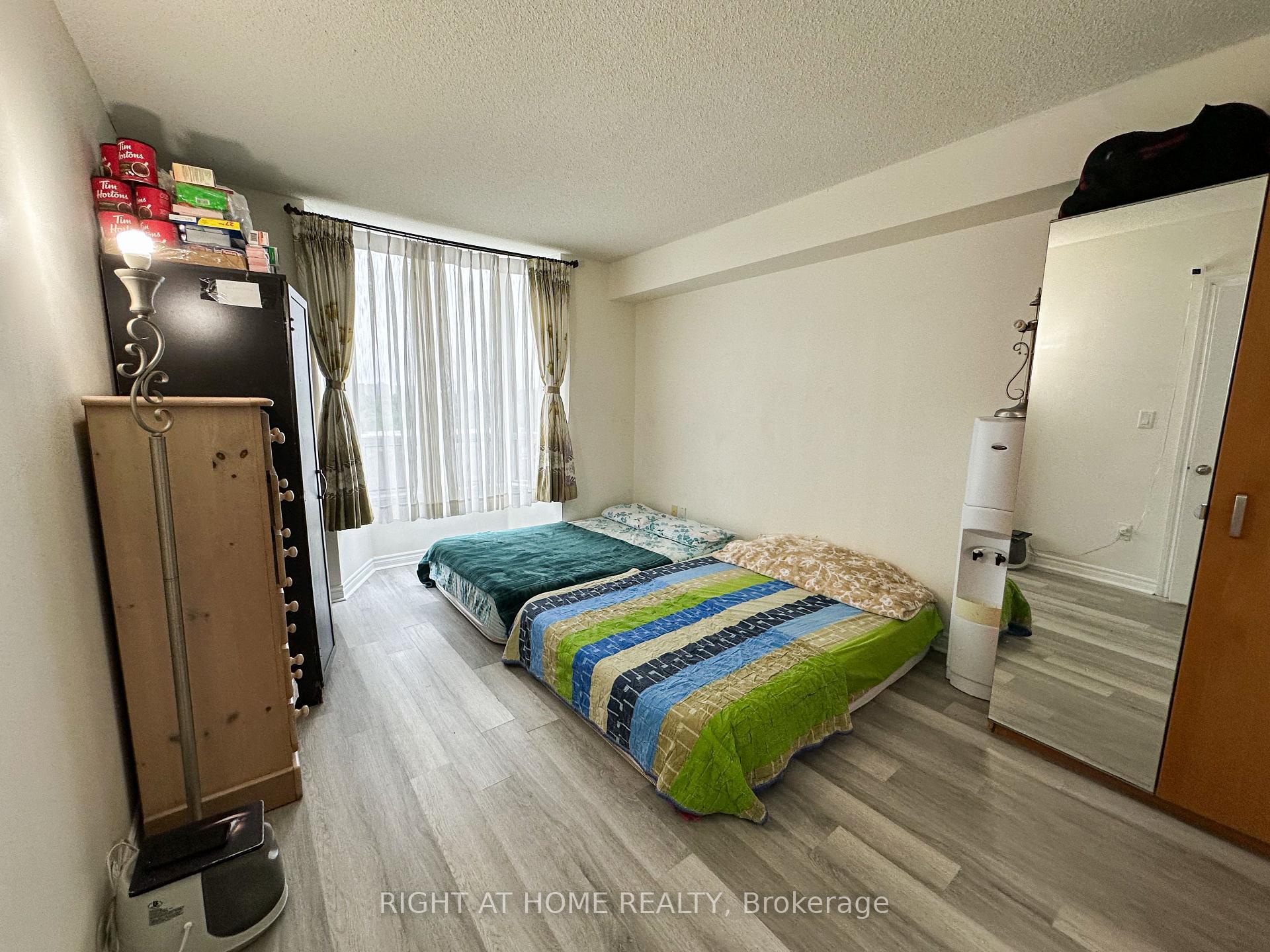 3 Bedrooms Condo at 2088 Lawrence, Toronto For sale