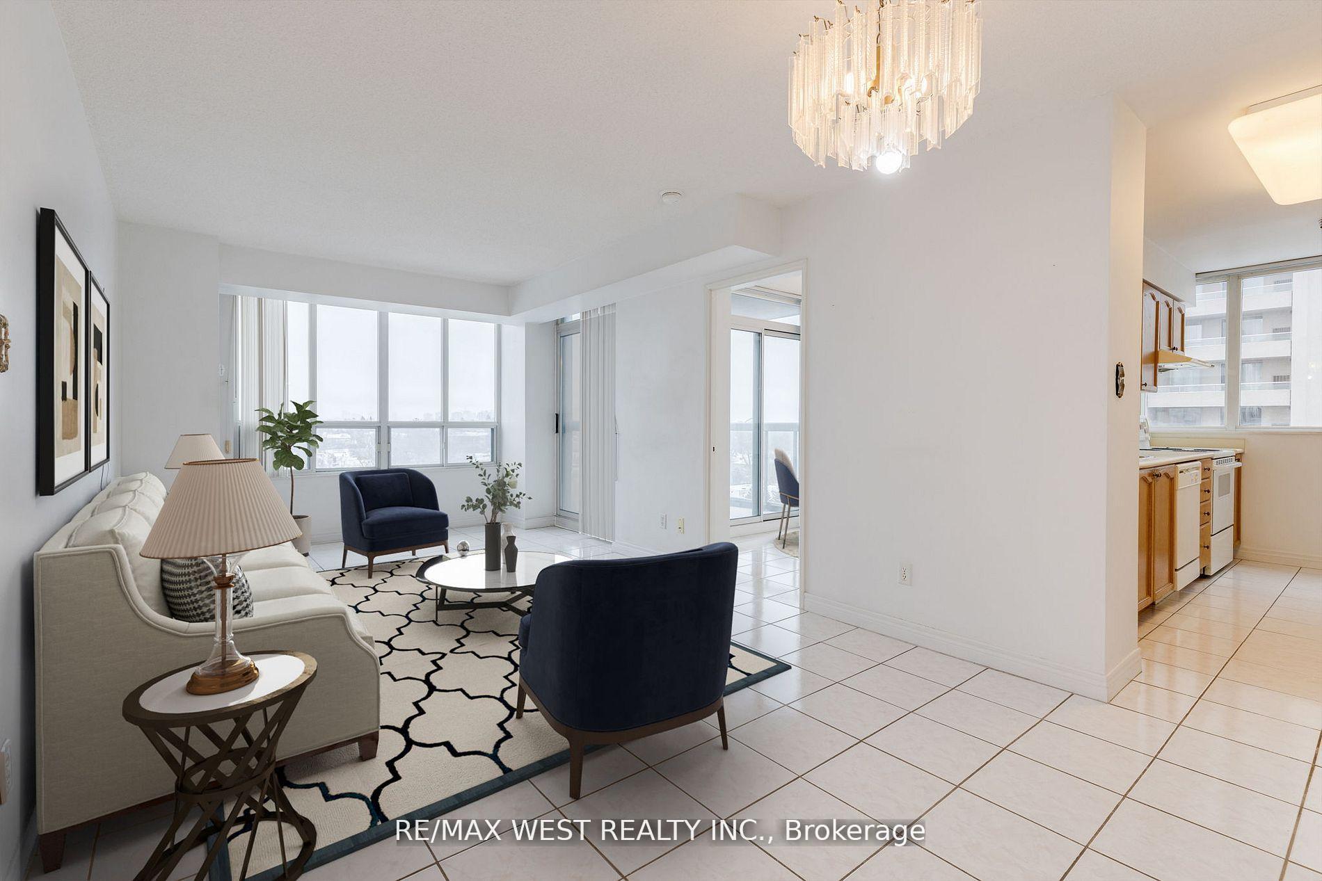 3 Bedrooms Condo at 28 Empress, Toronto For sale