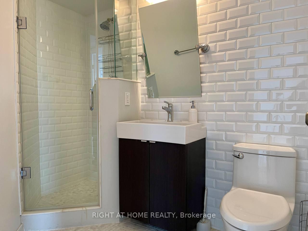 2 Bedrooms Condo at 1001 Bay, Toronto For sale