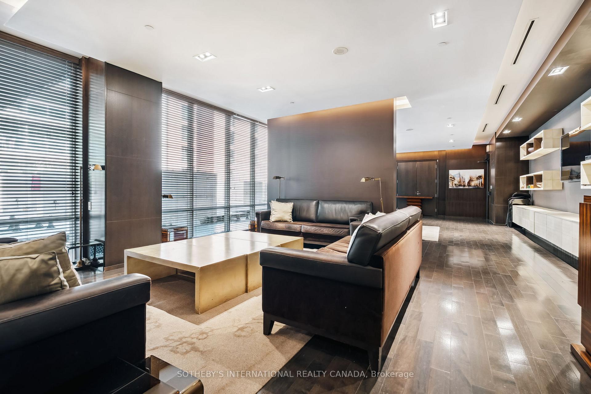 3 Bedrooms Condo at 1 Bedford, Toronto For sale