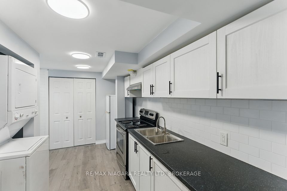 #Lower - 290 Scholfield Avenue, Welland, ON L3B 1N8