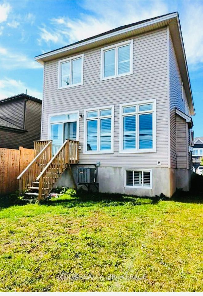 866 Riverview