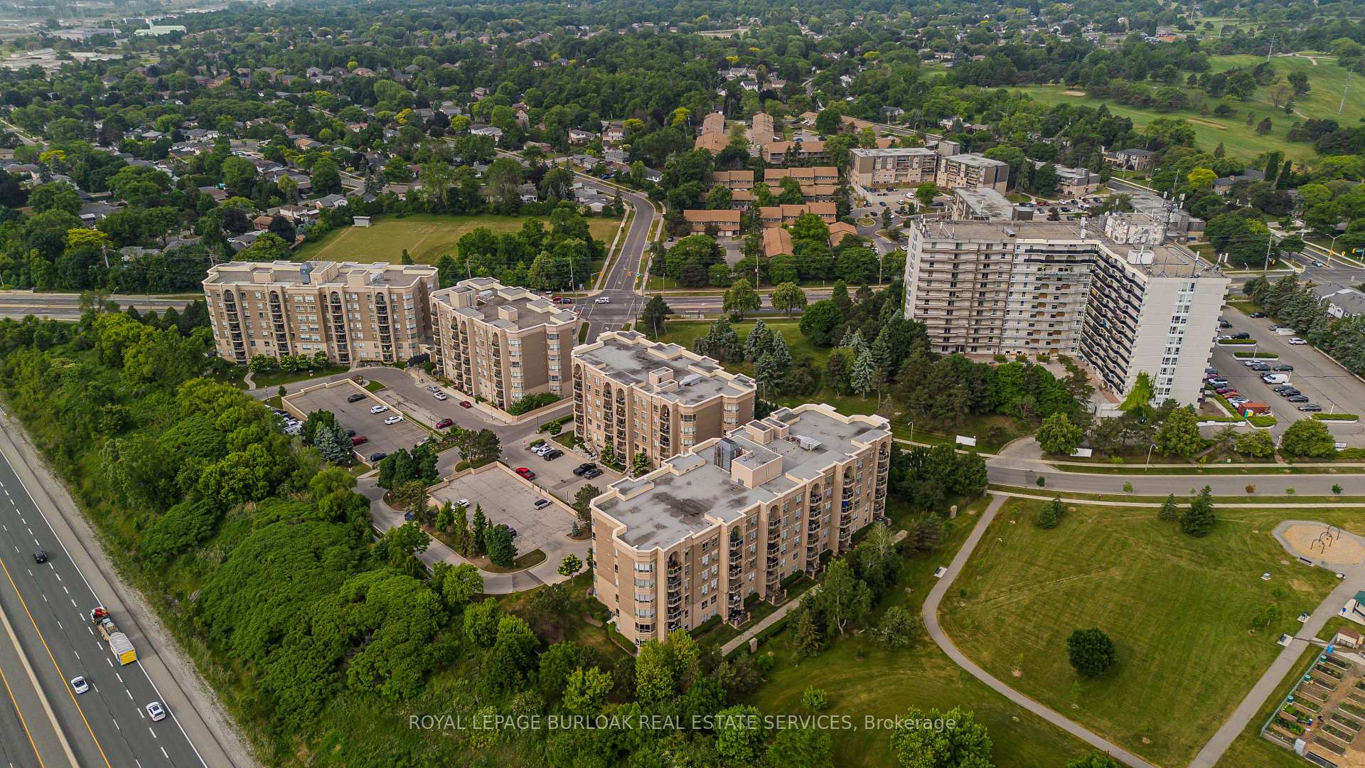 2 Bedrooms Condo at 2085 Amherst Heights, Burlington For sale
