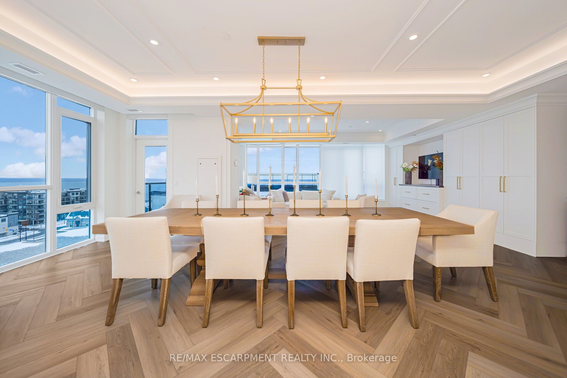 16 Concord Place, #905