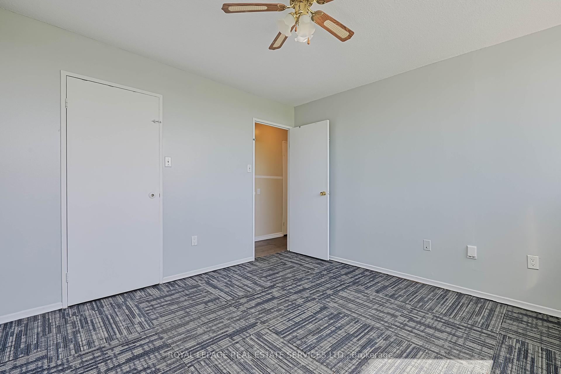2 Bedrooms Condo at 530 Lolita, Mississauga For sale
