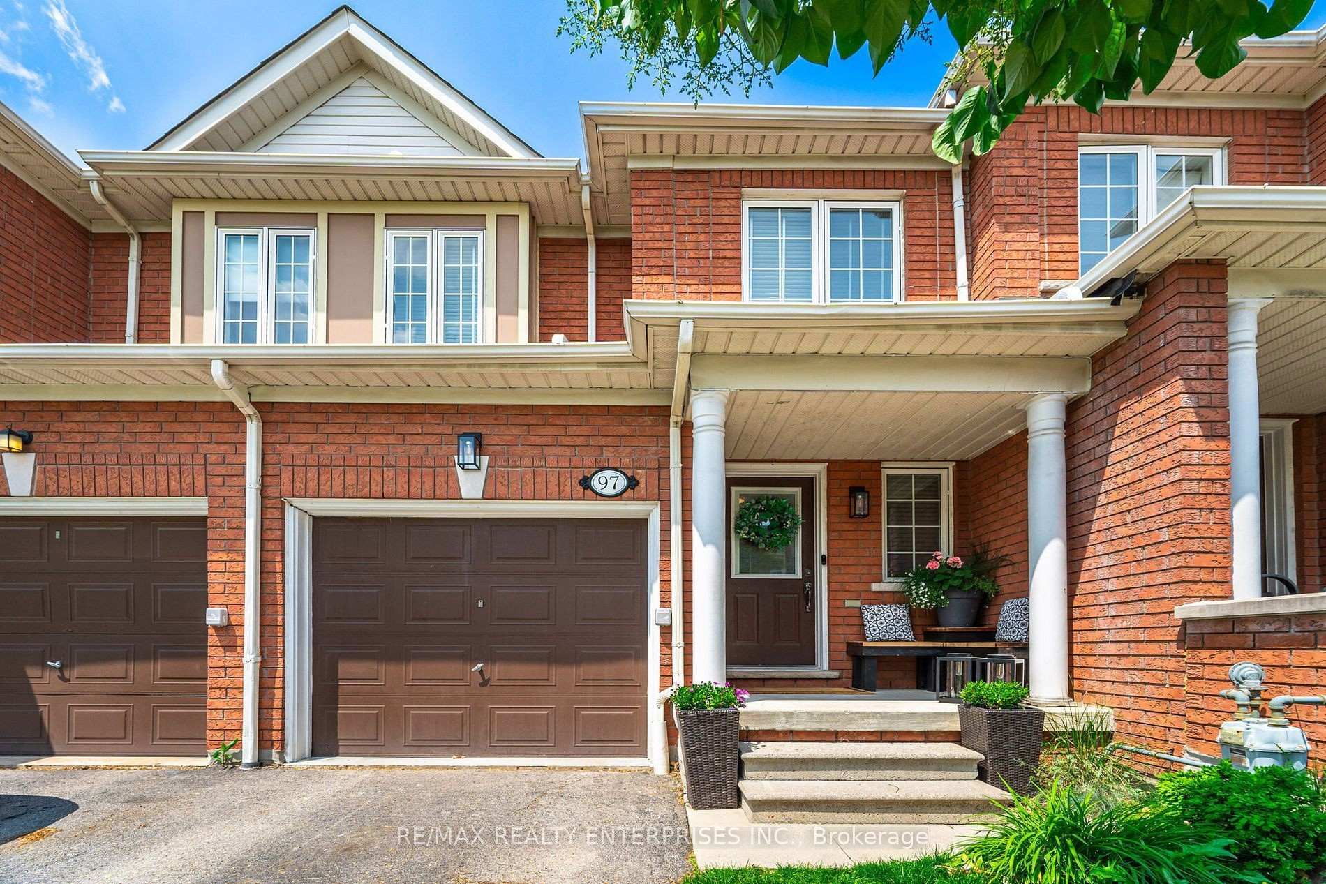 3 Bedrooms Condo at 770 Othello, Mississauga For sale