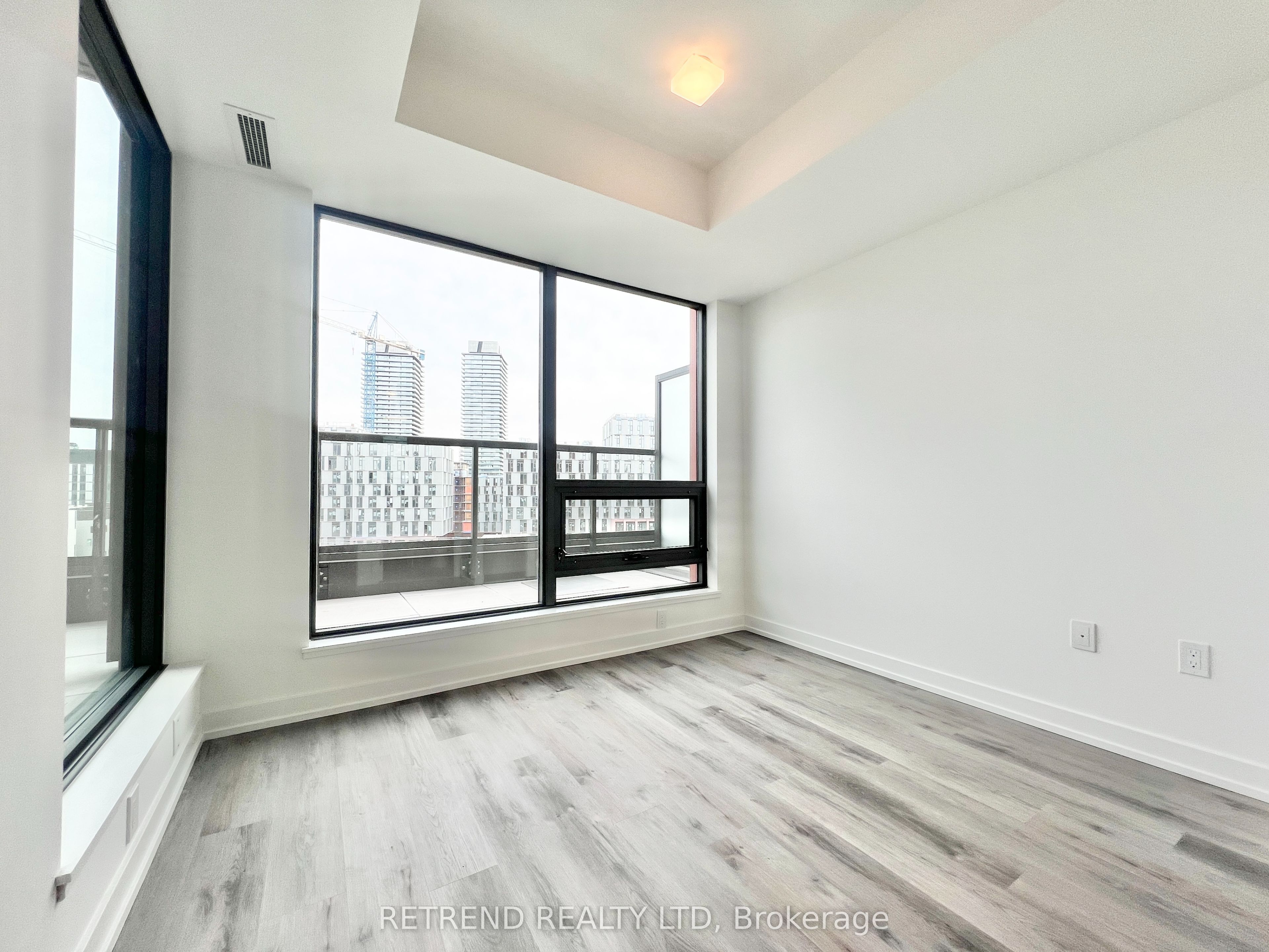 28 Eastern Avenue, #815