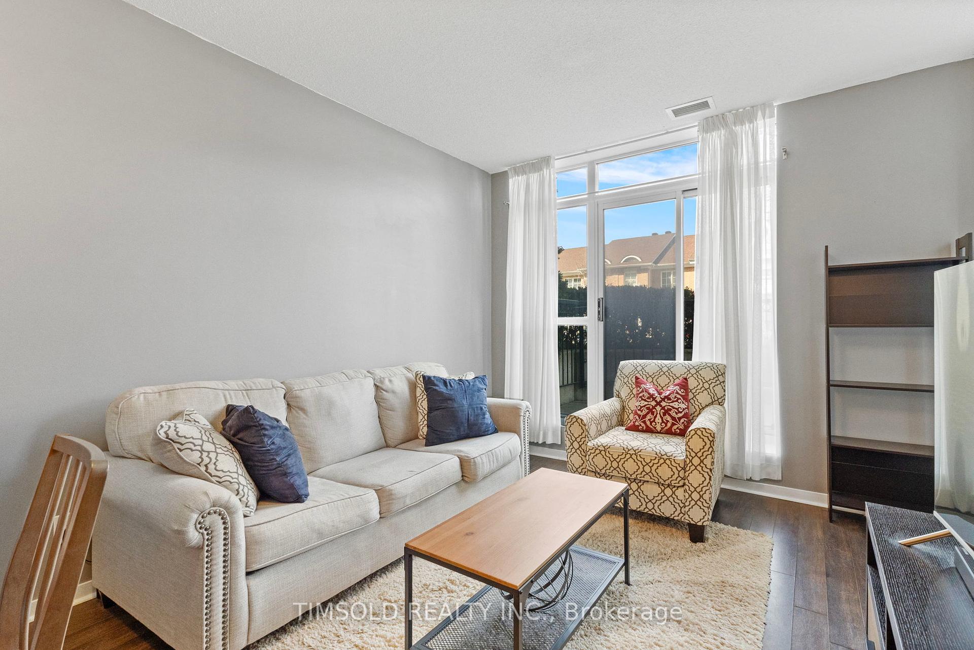 2 Bedrooms Condo at 120 Dallimore, Toronto For sale