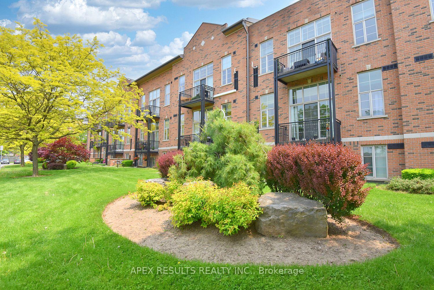3 Bedrooms Condo at 262 Dundas, Hamilton For sale