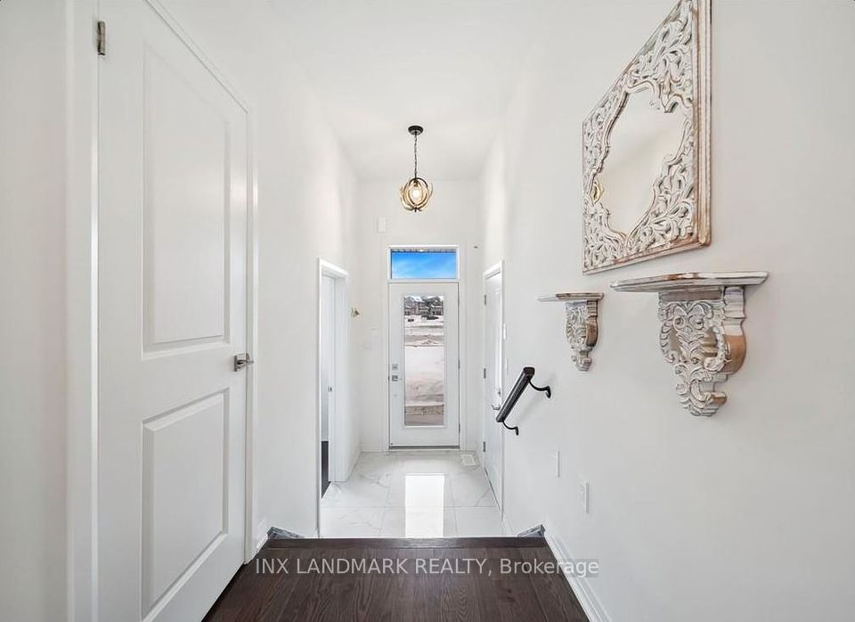3727 Quayside Drive, Severn, ON L3V 8M9