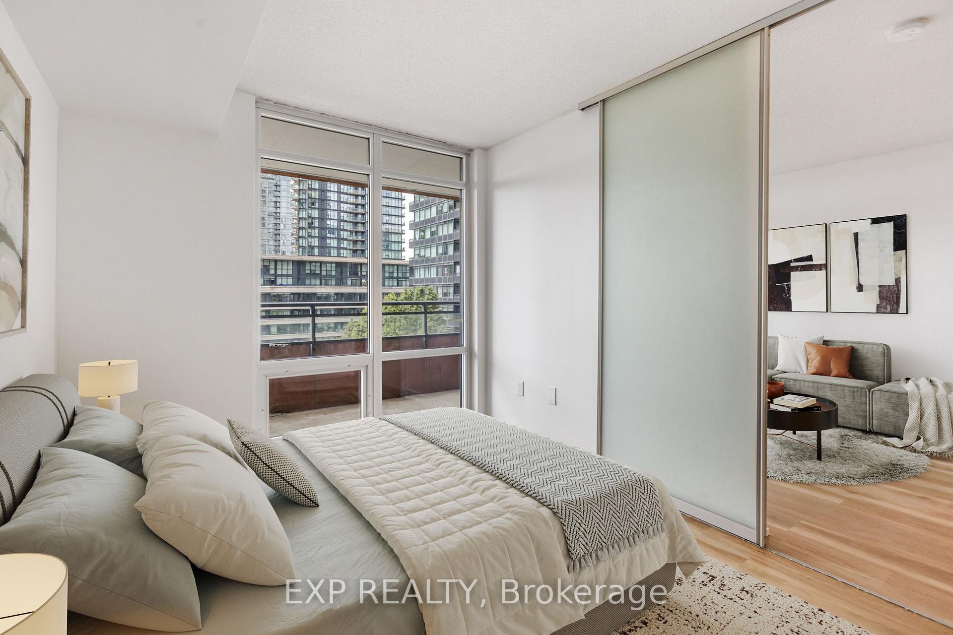 2 Bedrooms Condo at 4K Spadina, Toronto For sale