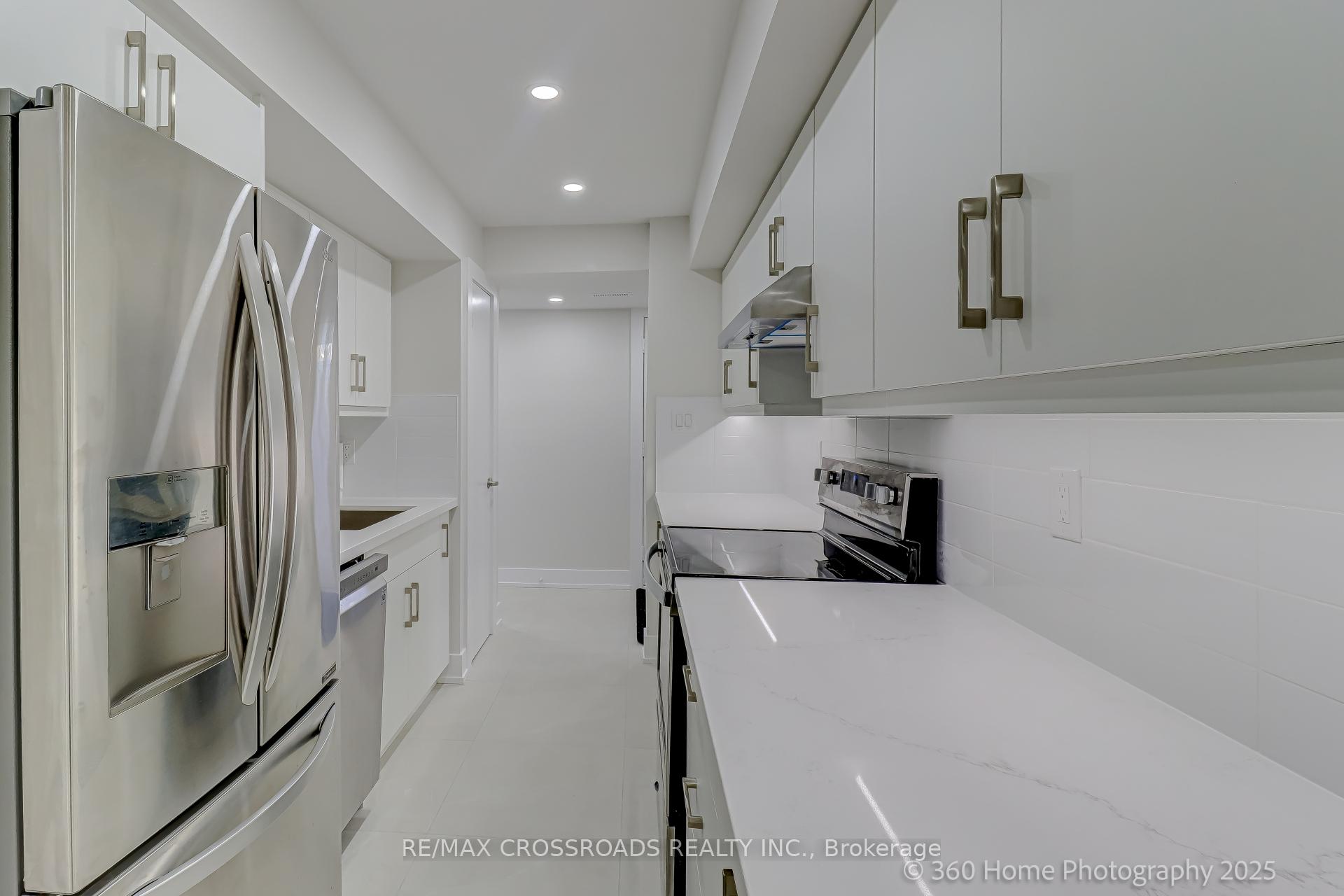 3 Bedrooms Condo at 70 Sidney Belsey,  Toronto For sale