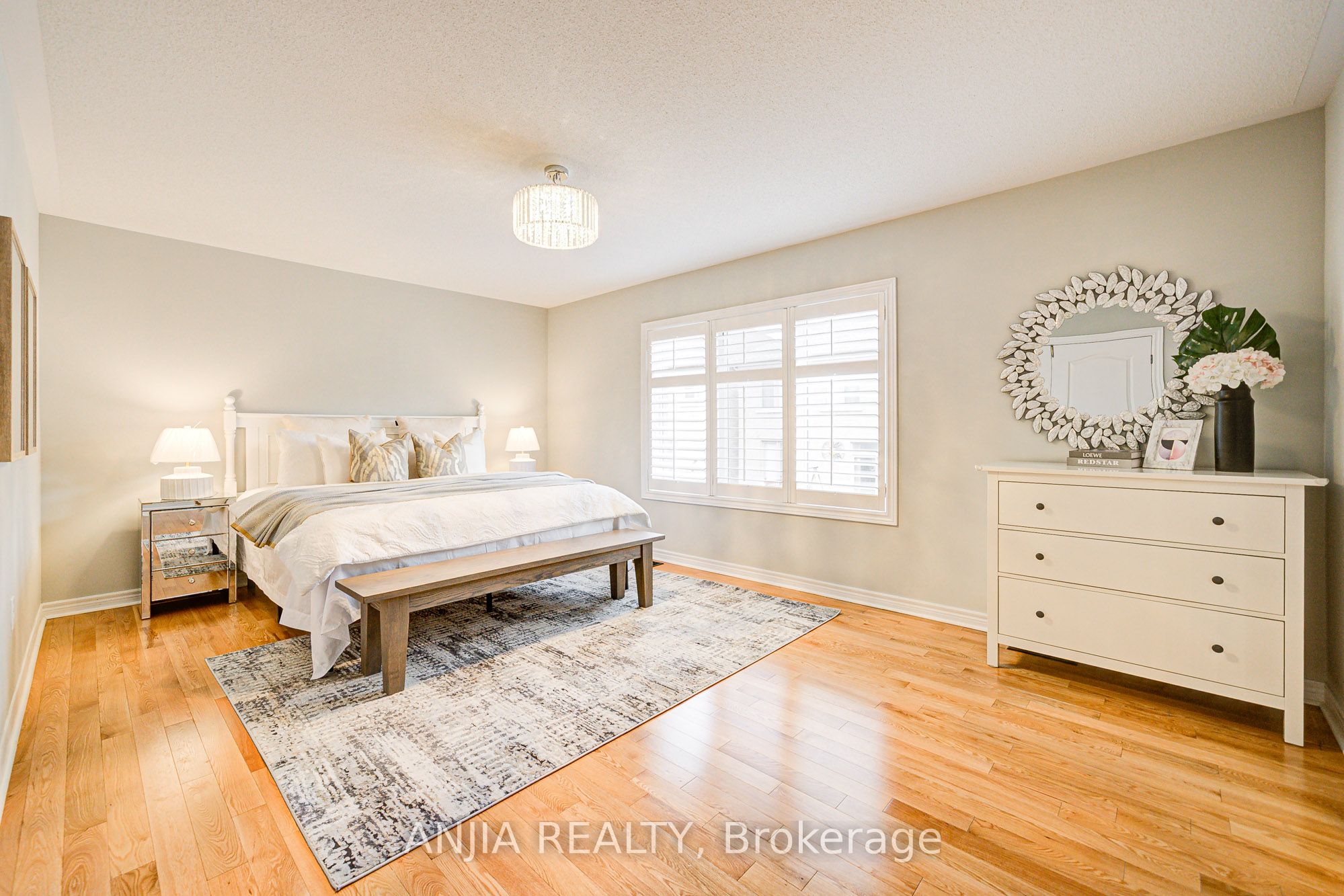 9 Desjardin Drive