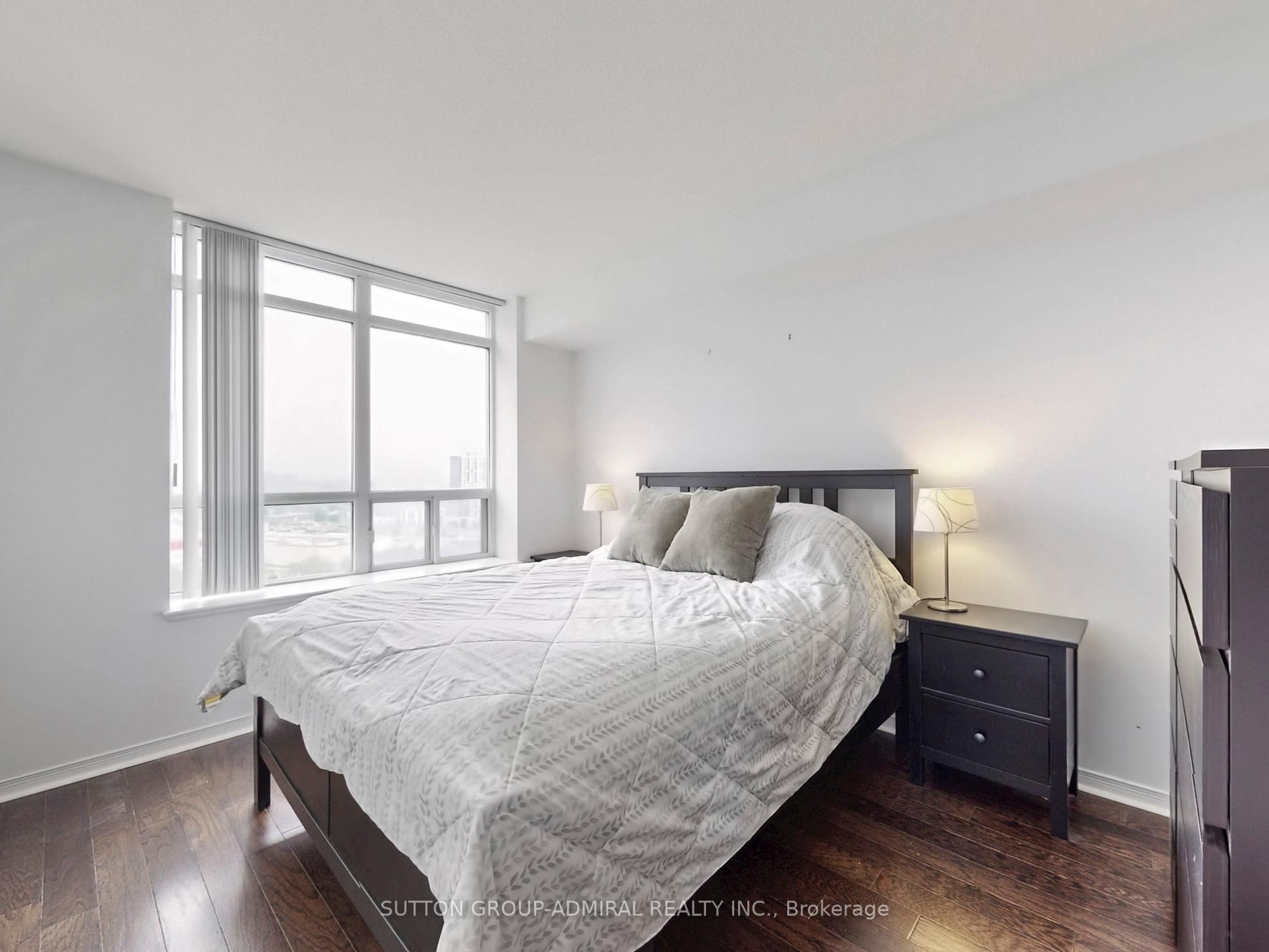 75 King William Crescent, #LPH8