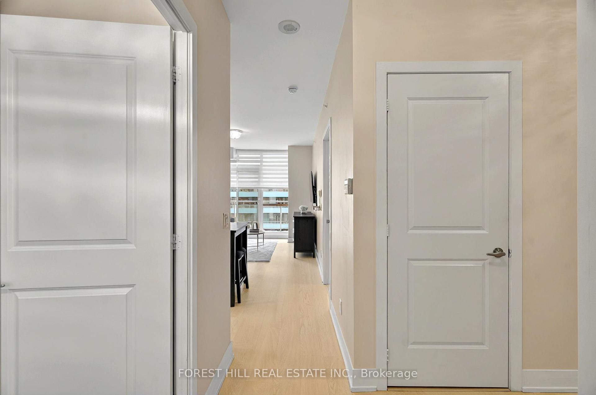 2 Bedrooms Condo at 68 Merton, Toronto For sale