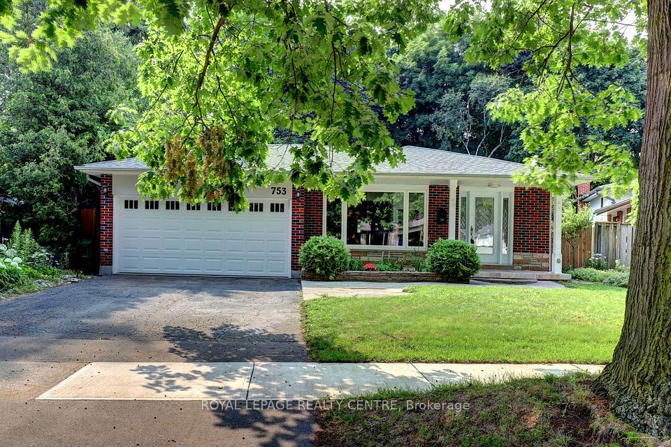 753 Fletcher Valley Crescent
