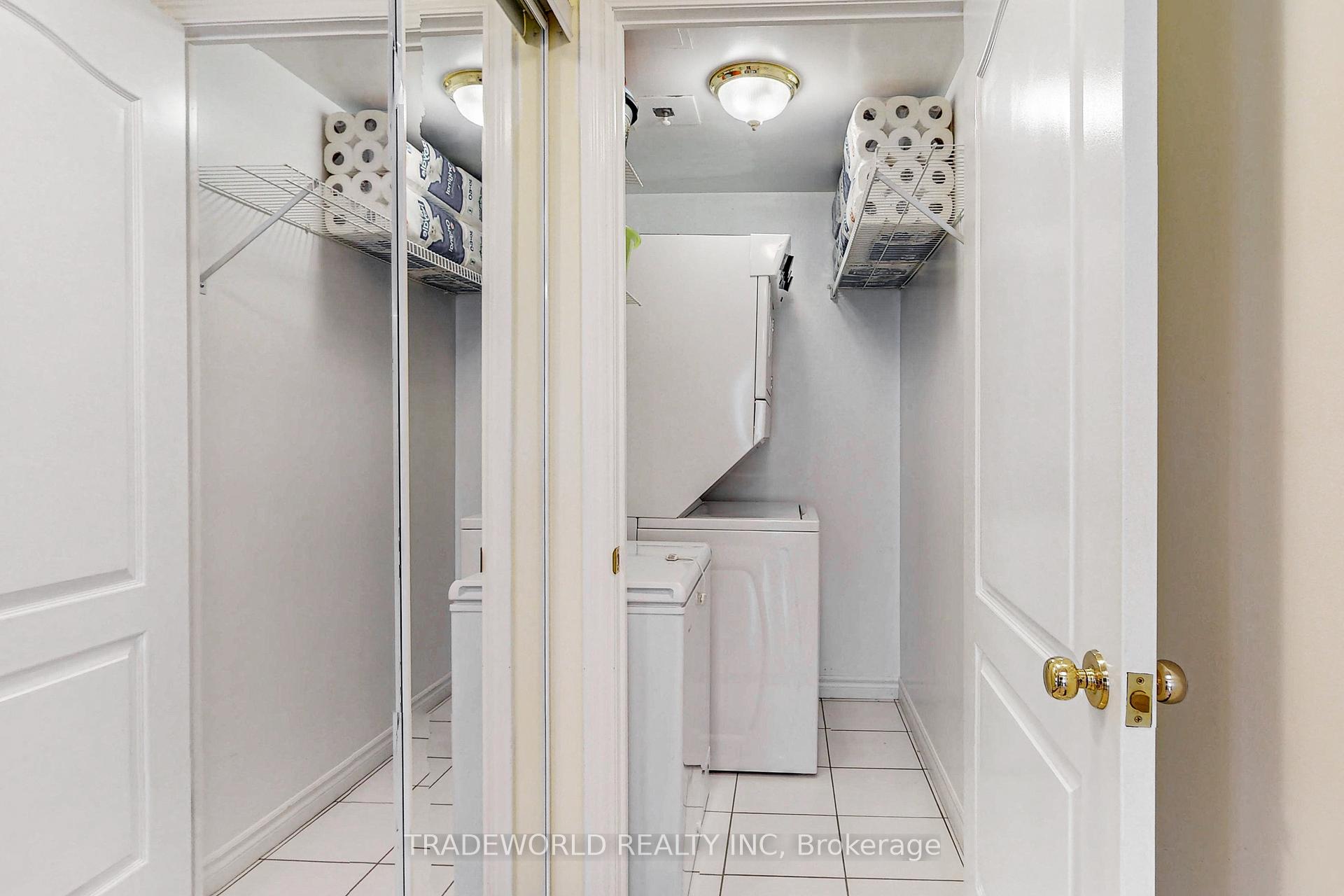 2 Bedrooms Condo at 18 William Carson, Toronto For sale