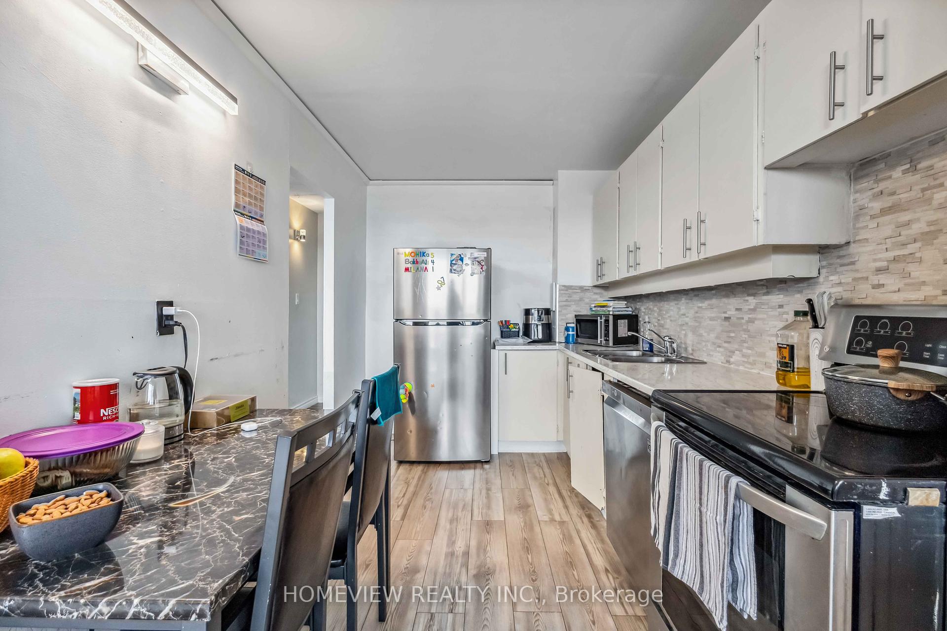 2 Bedrooms Condo at 715 DON MILLS,  Toronto For sale