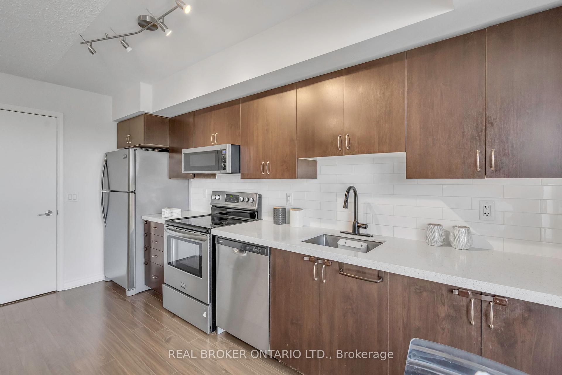1 Bedroom Condo at 35 Saranac, Toronto For sale