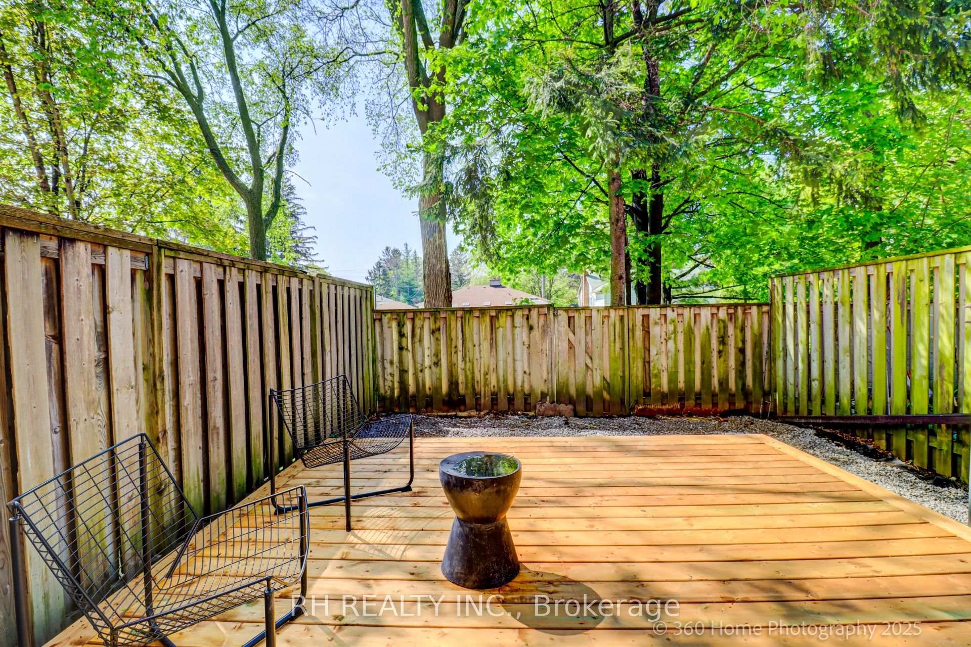 4 Bedrooms Condo at 25 Collinsgrove, Toronto For sale