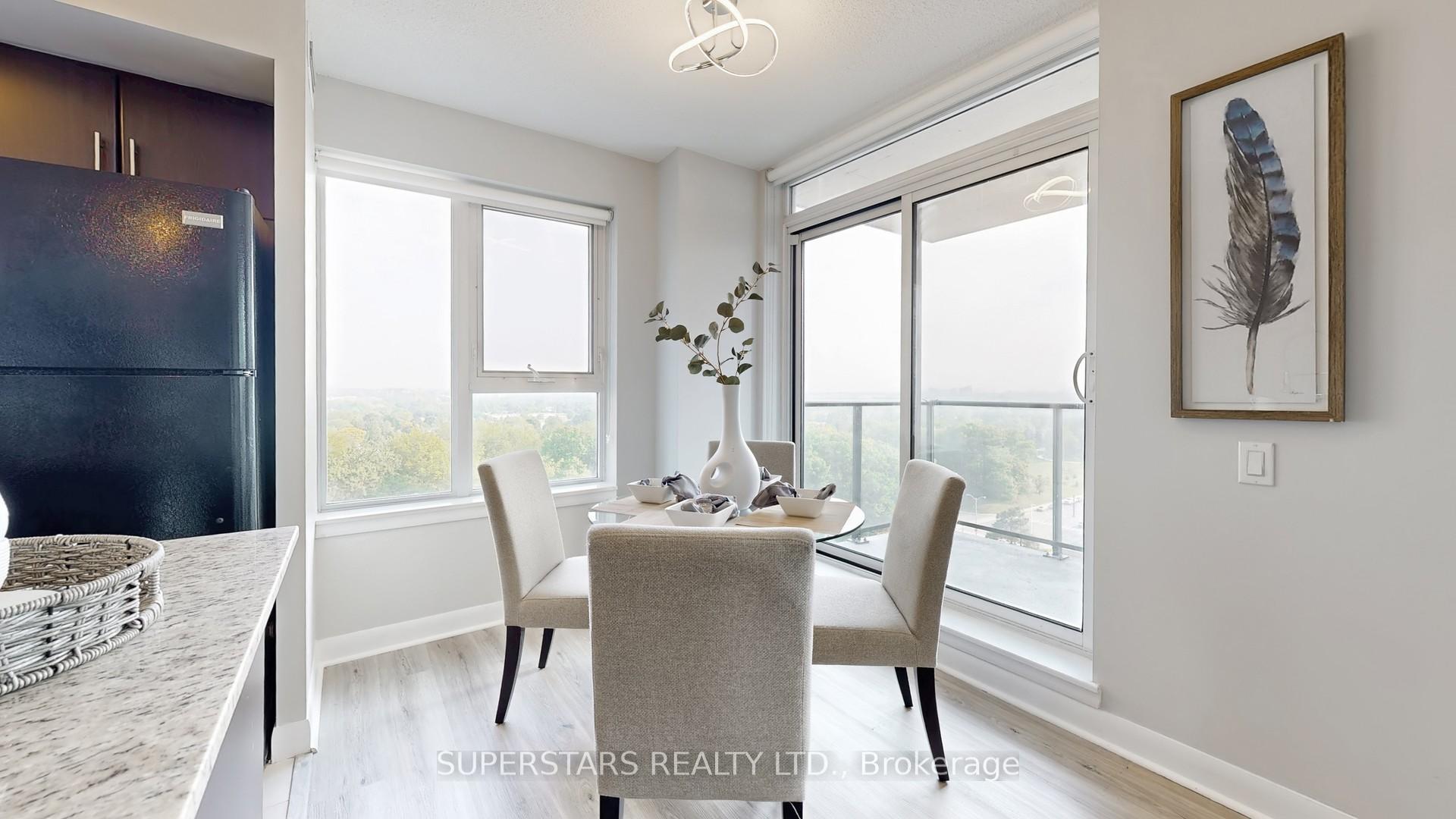2 Bedrooms Condo at 25 Town Centre, Toronto For sale