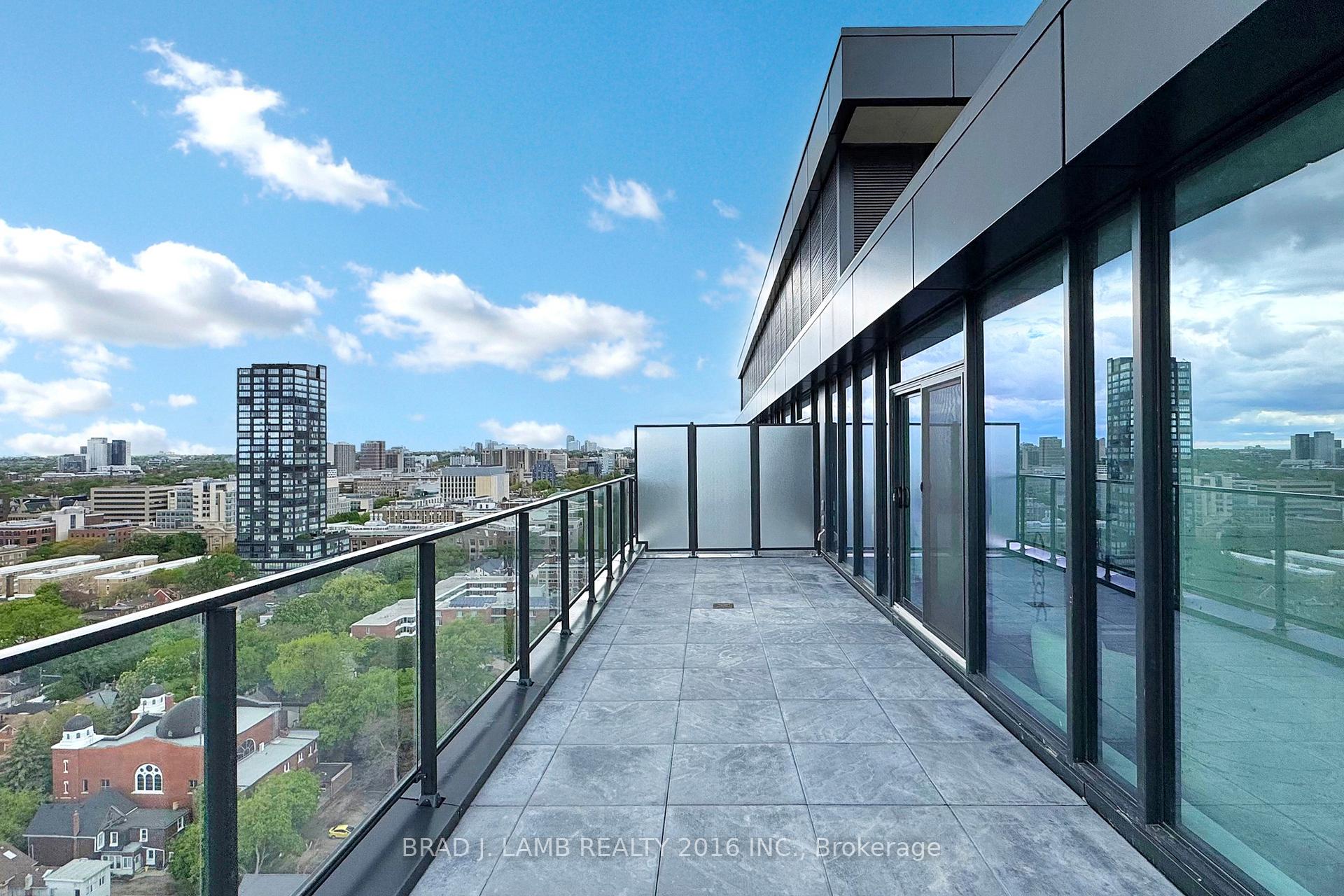 3 Bedrooms Condo at 195 McCaul, Toronto For sale