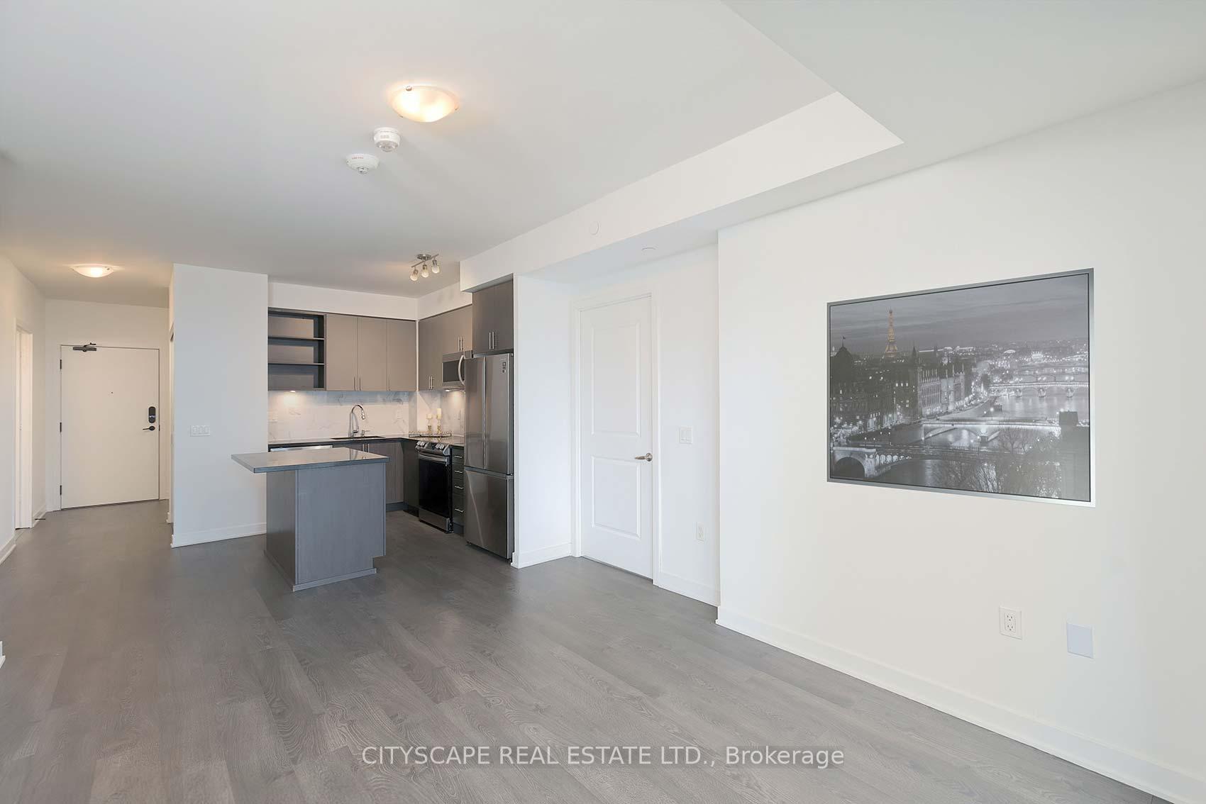 3 Bedrooms Condo at 4677 Metcalfe, Mississauga For sale
