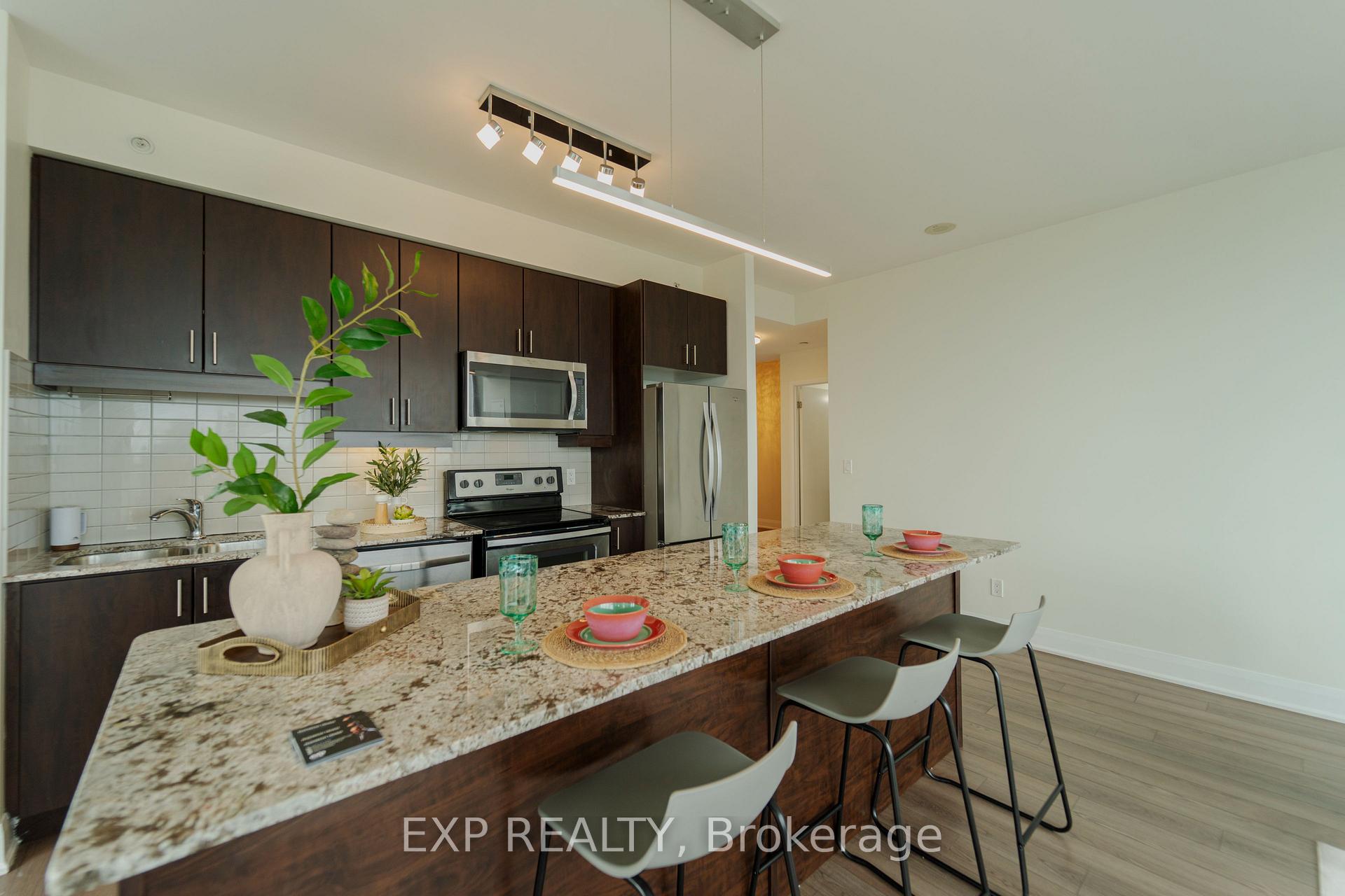 2 Bedrooms Condo at 2900 Highway 7, Vaughan For sale