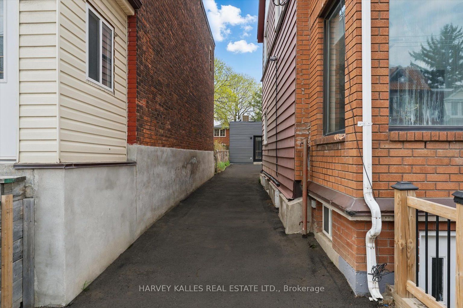 1064 Dufferin Street Rear Garden Suite