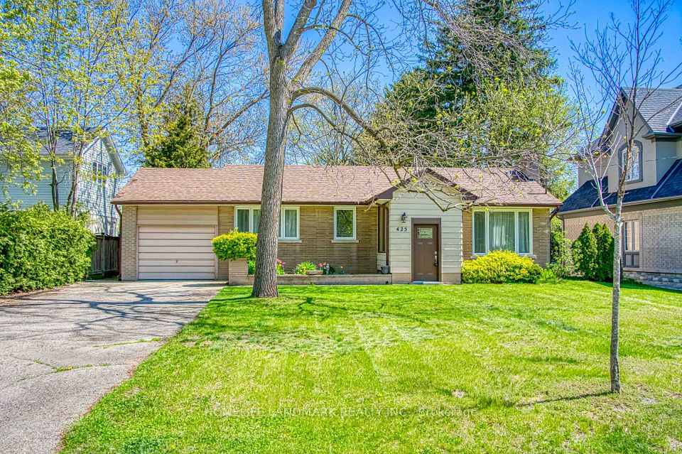 425 Maple Grove