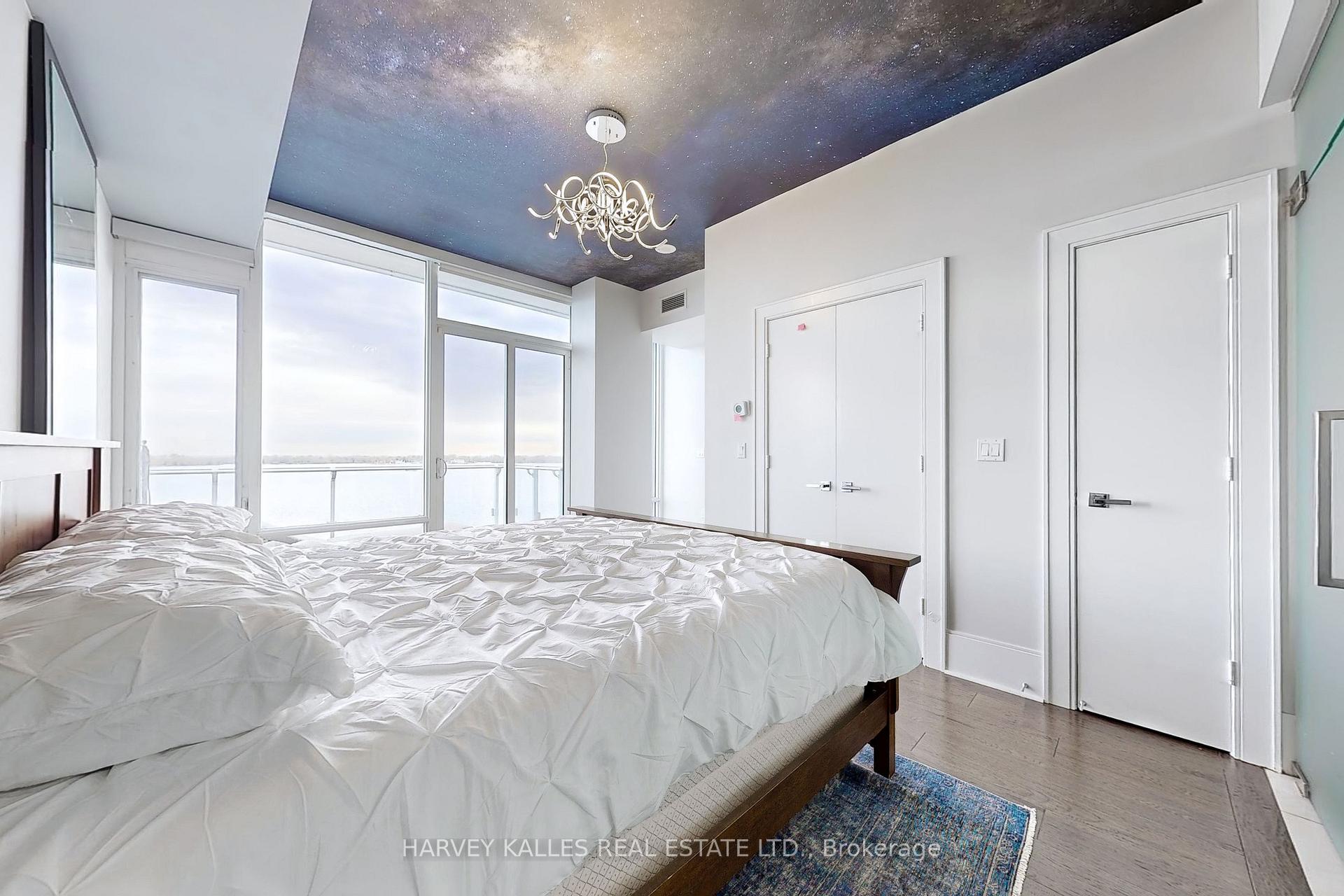 29 Queens Quay N/A E 1006