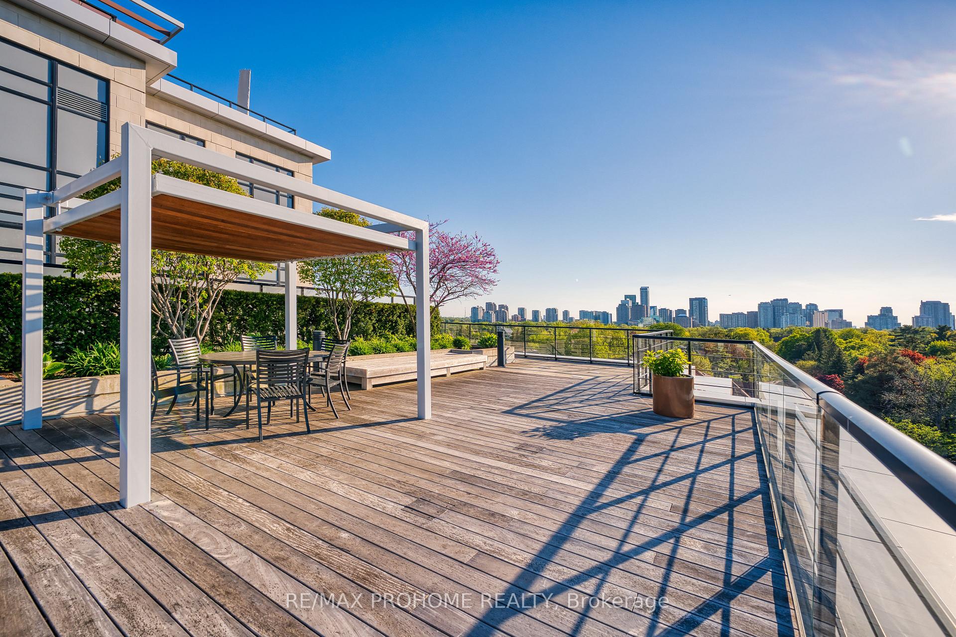 2 Bedrooms Condo at 21 Clairtrell, Toronto For sale