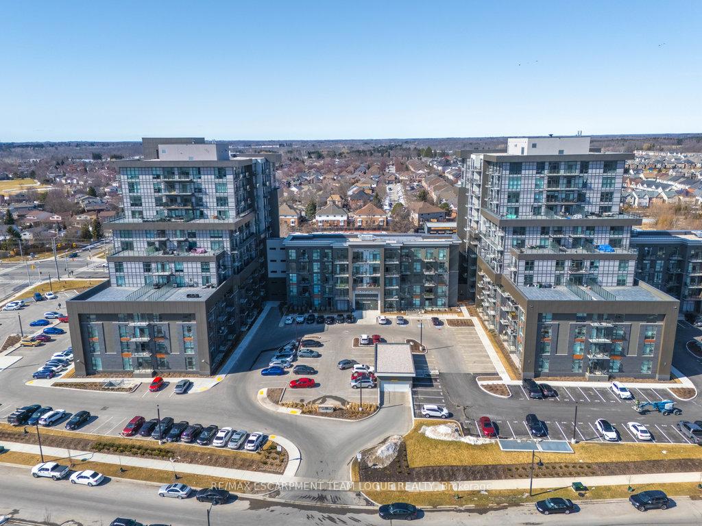 2 Bedrooms Condo at 450 Dundas,  Hamilton For sale