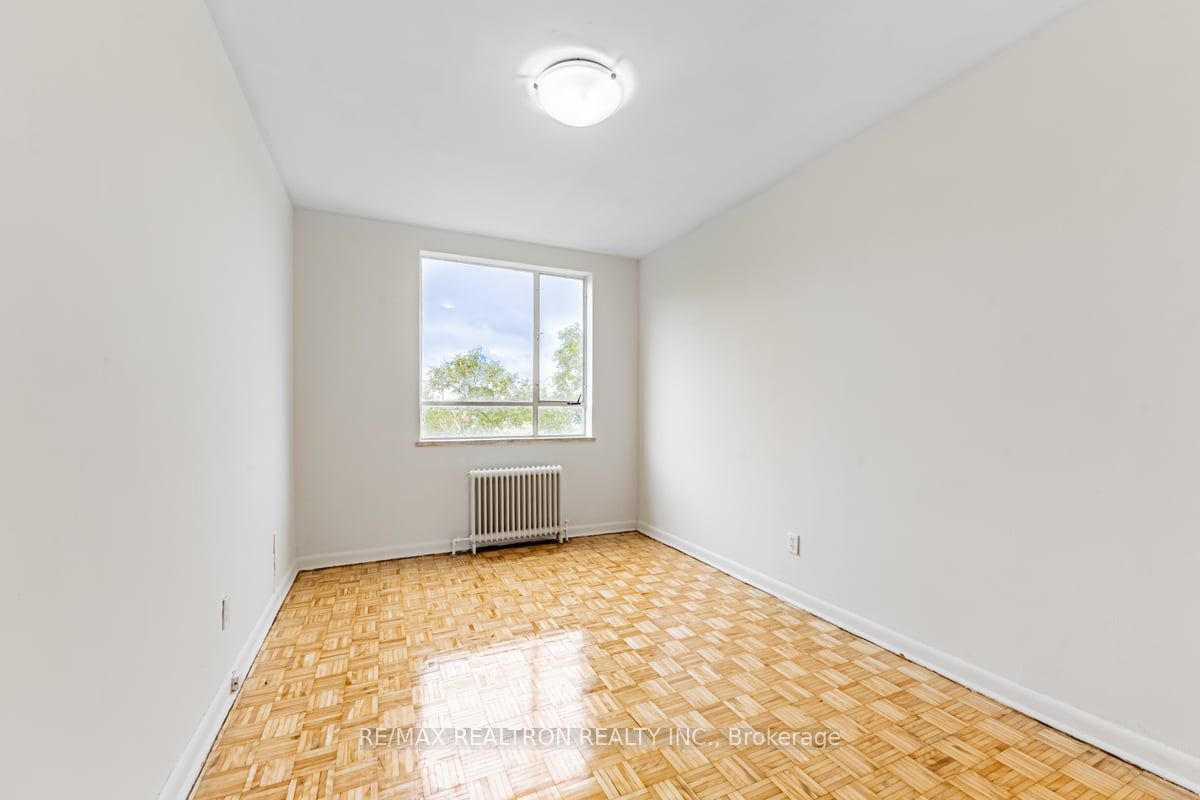 2895 Bathurst Street, #107