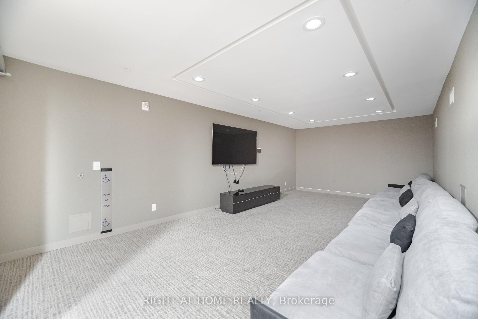 1 Bedroom Condo at 455 Front, Toronto For sale