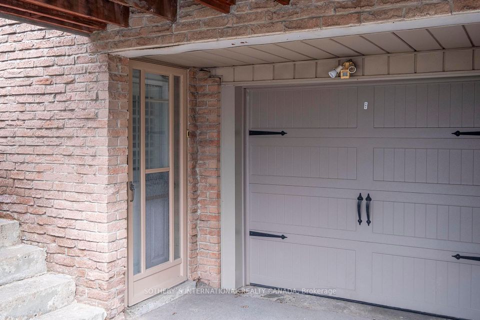 207 Palmer Avenue, Richmond Hill, ON L4C 4Z4