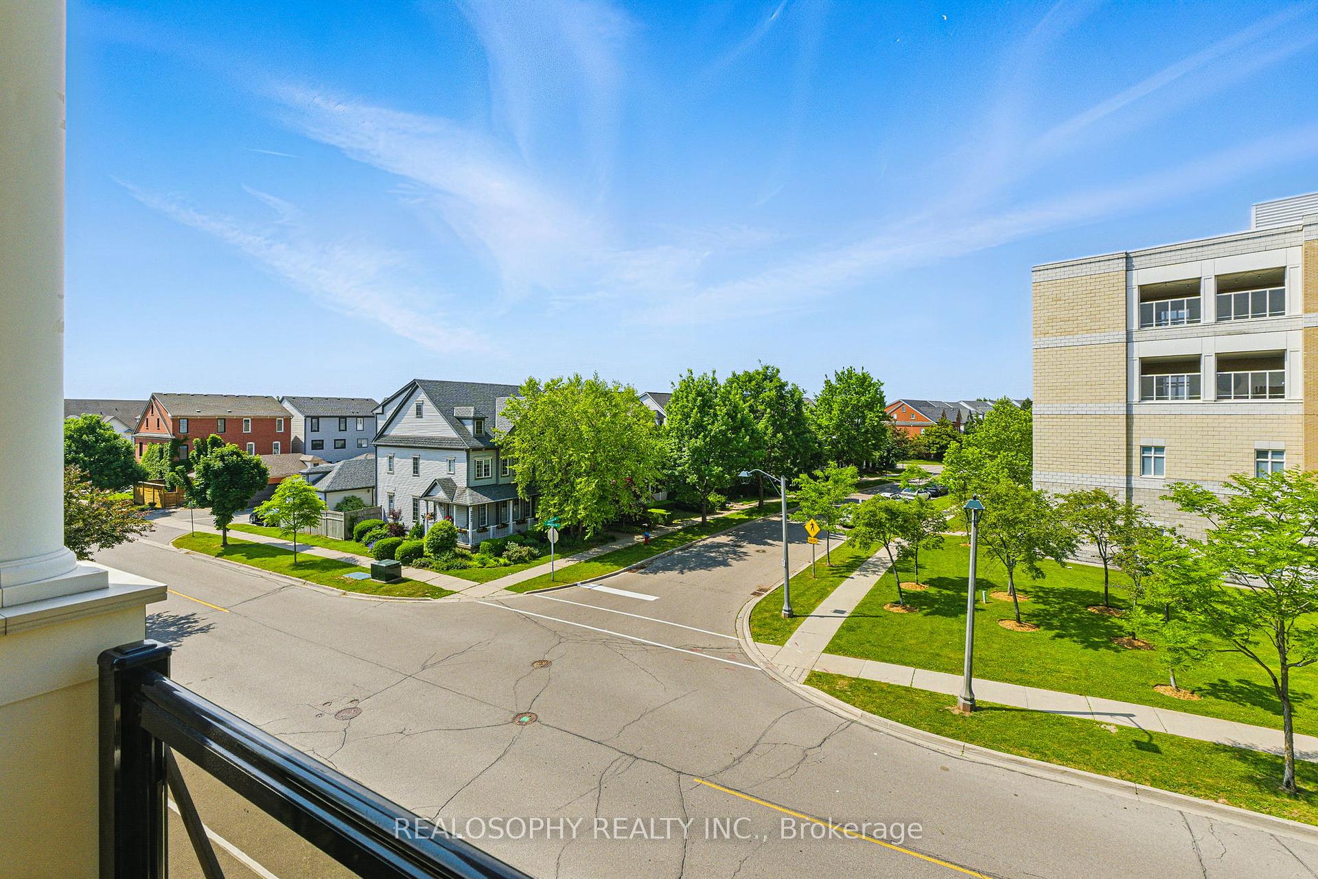 2 Bedrooms Condo at 2333 Sawgrass, Oakville For sale