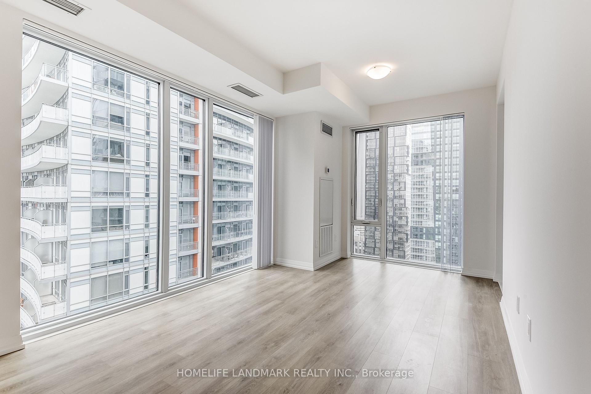 3 Bedrooms Condo at 28 Widmer 3429,  Toronto For sale