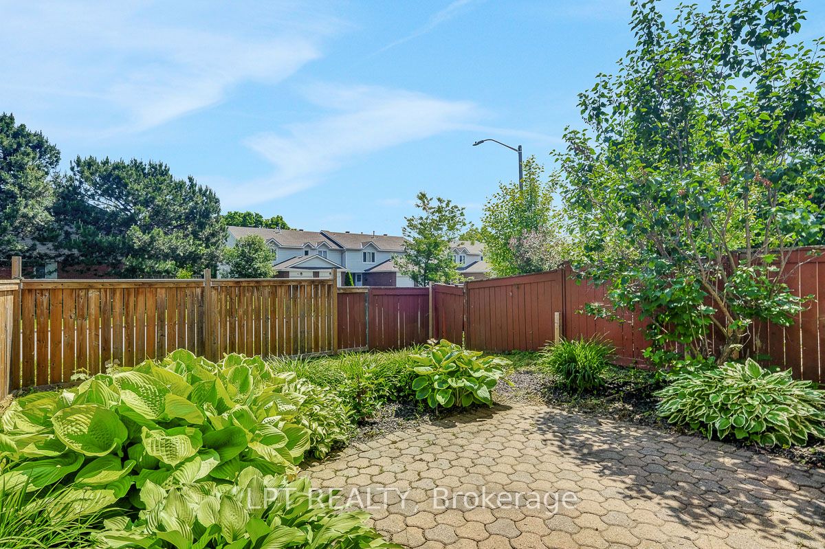 83 Langstrom Crescent