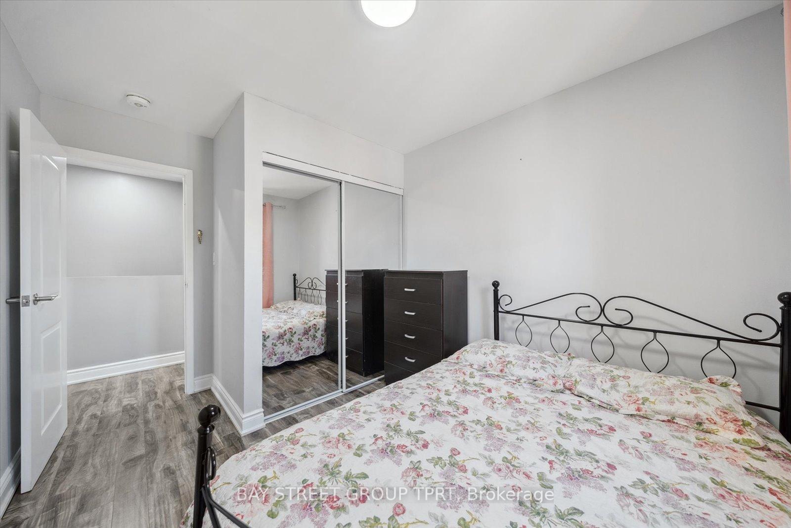 4 Bedrooms Condo at 16 Bur Oak, Toronto For sale