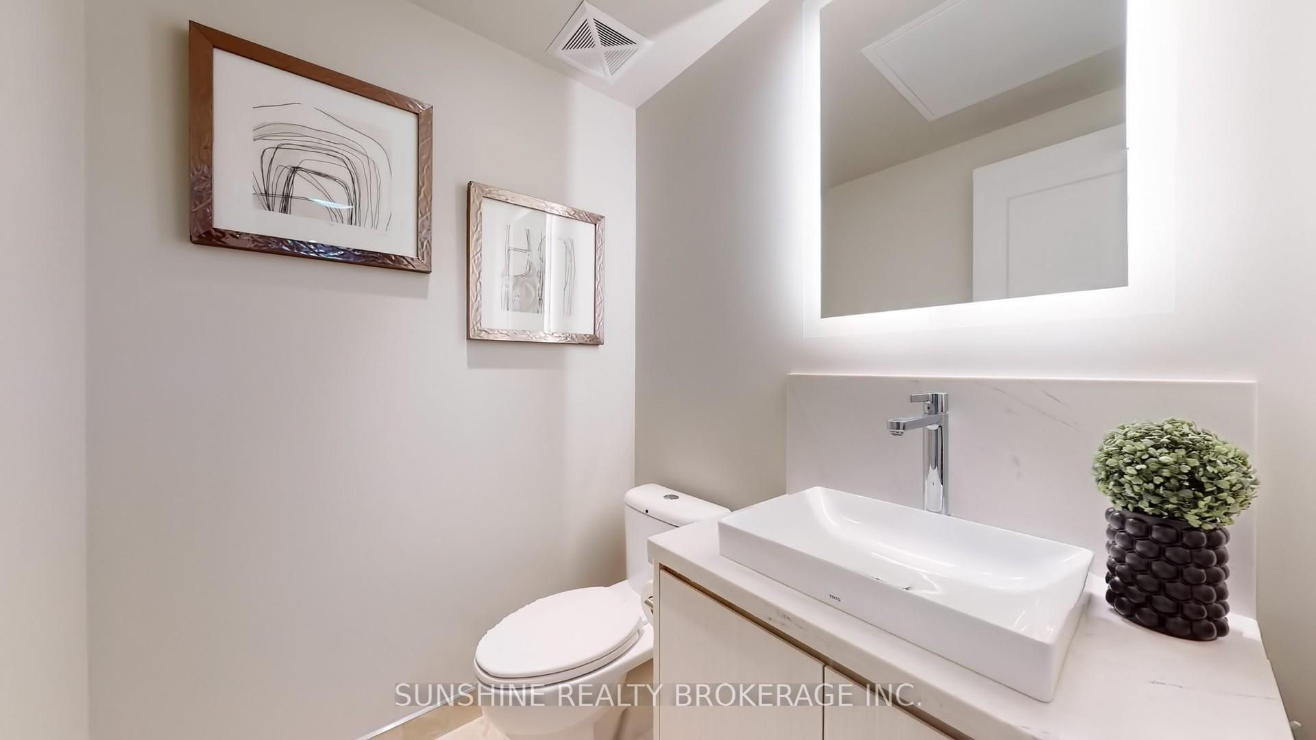 3 Bedrooms Condo at 118 Merchants’ Wharf, Toronto For sale