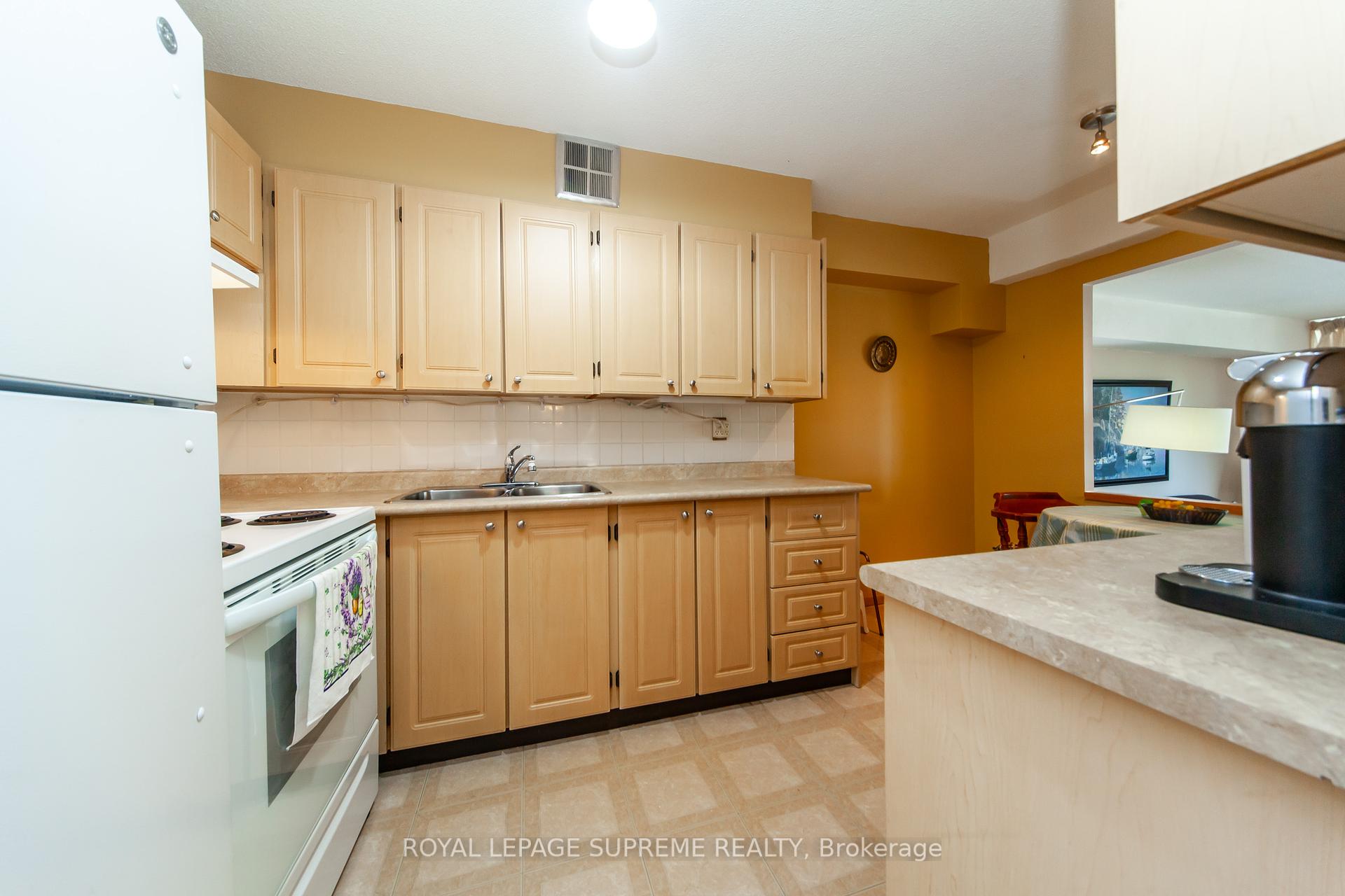 2 Bedrooms Condo at 270 Scarlett, Toronto For sale