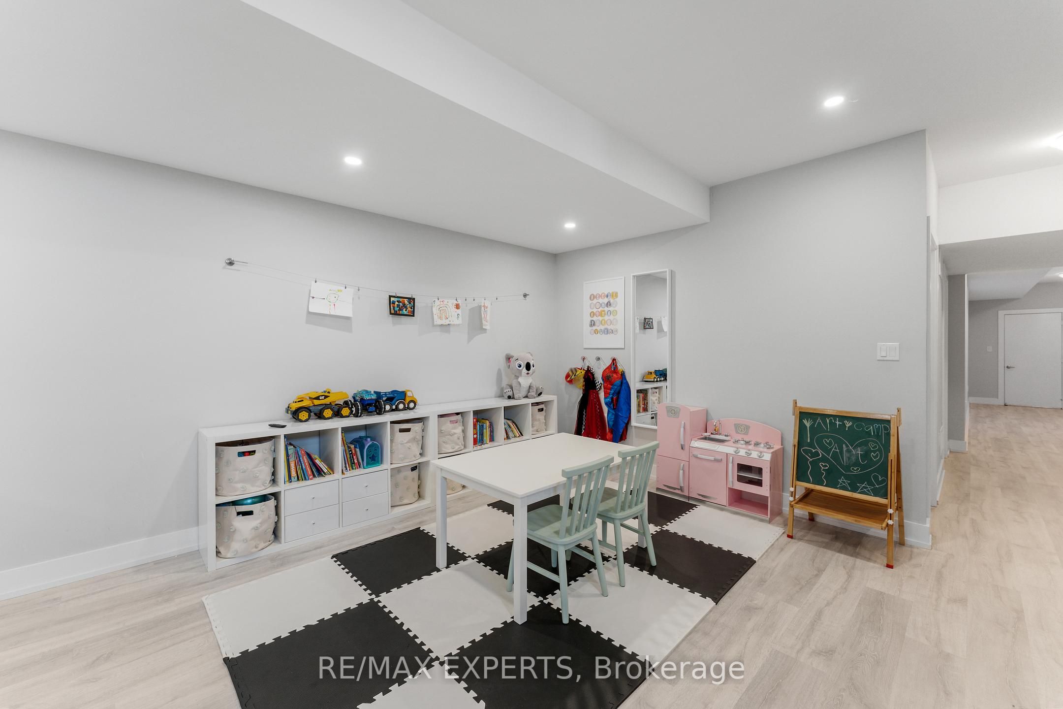 52 Doris Pawley Crescent