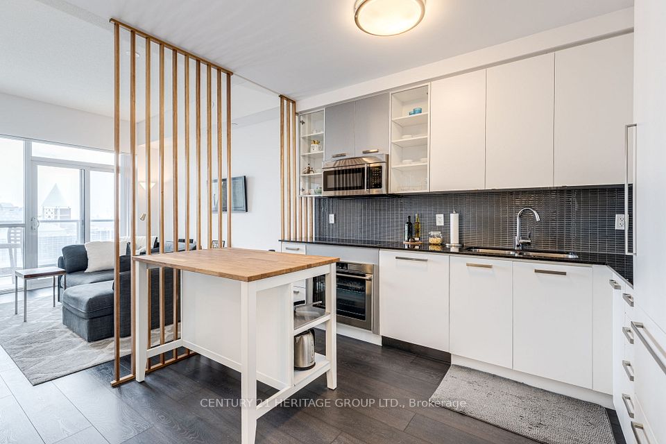 5168 Yonge