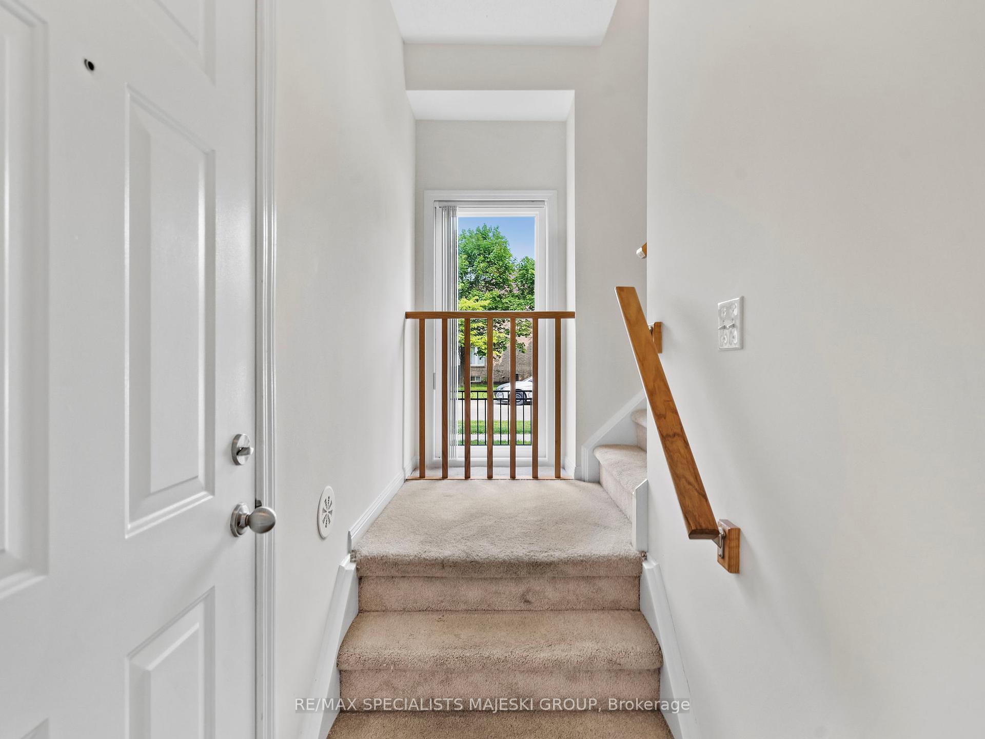 2 Bedrooms Condo at 2891 Rio, Mississauga For sale